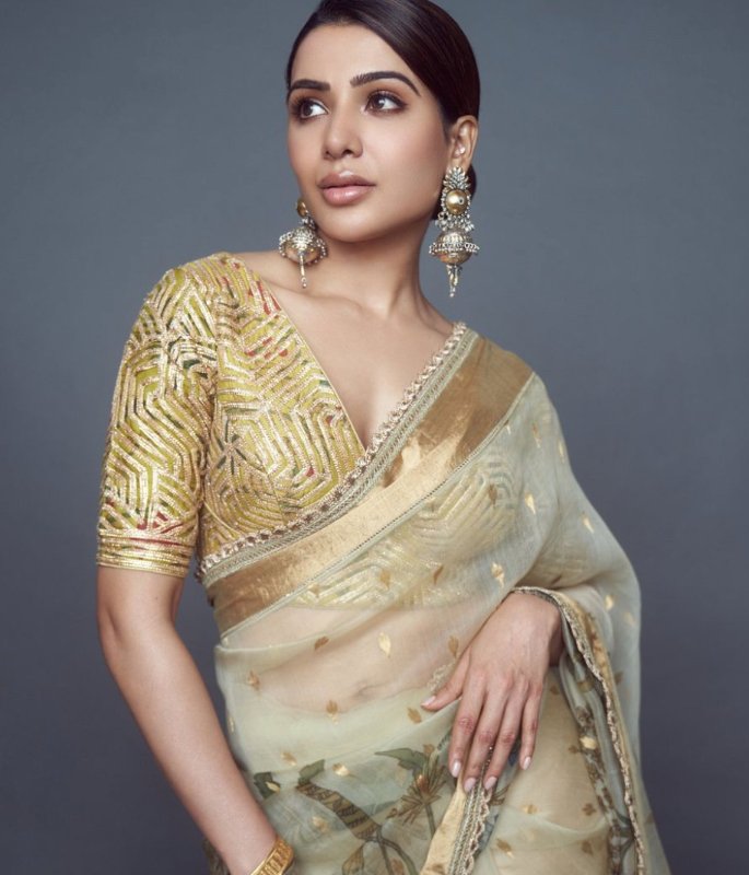 Samantha Ruth Prabhu looks Beautiful in Hand-Painted Saree - 2