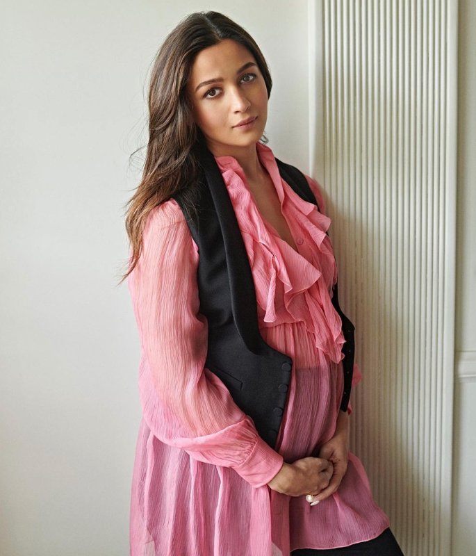 10 Showstopper Alia Bhatt Pregnancy Looks - 3