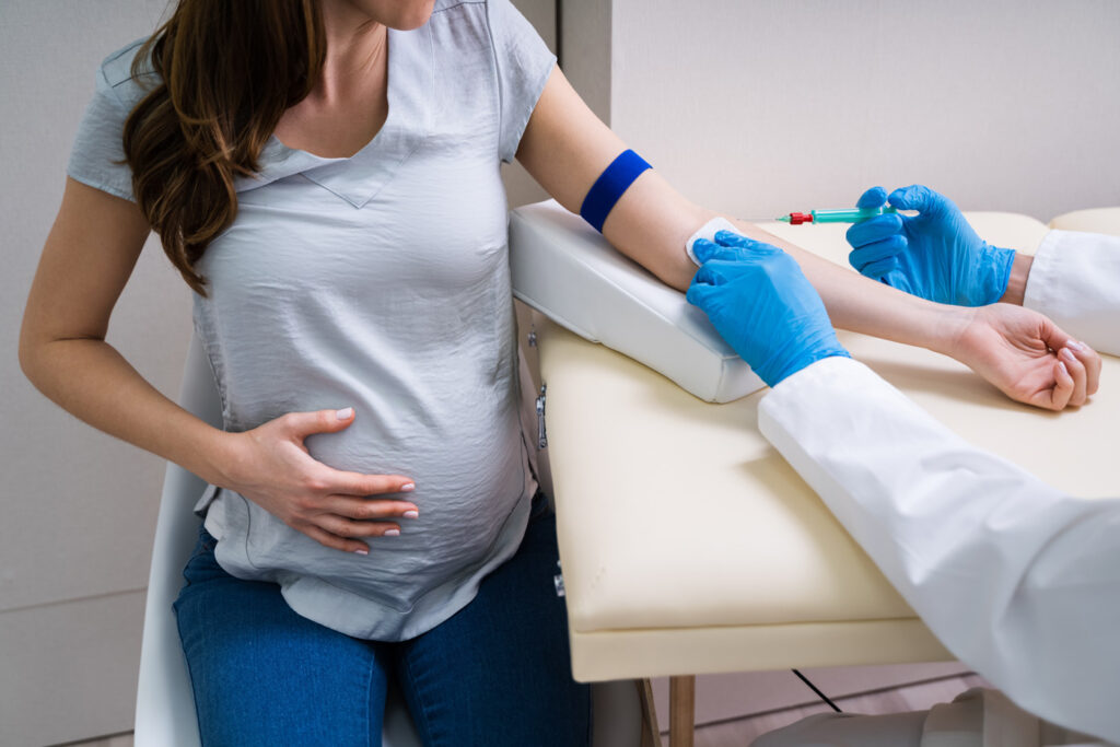 Simple blood test shows promise for screening common and dangerous pregnancy complications