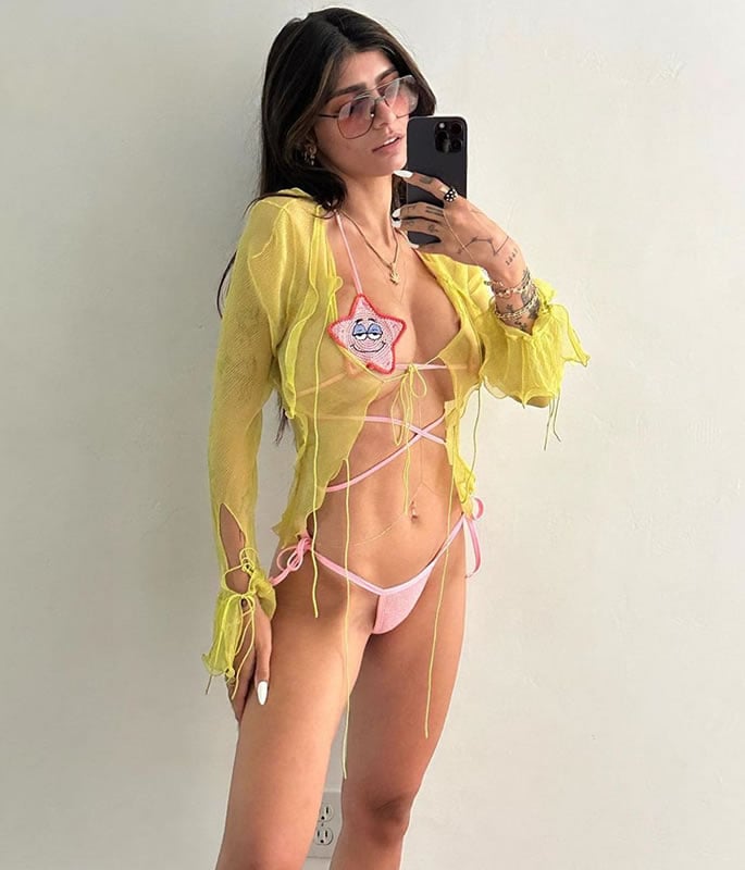 Mia Khalifa looks 'Smoking' in Skimpy Bikini 2