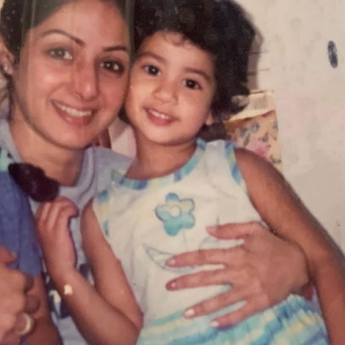 Janhvi Kapoor remembers Sridevi on Mother's Day